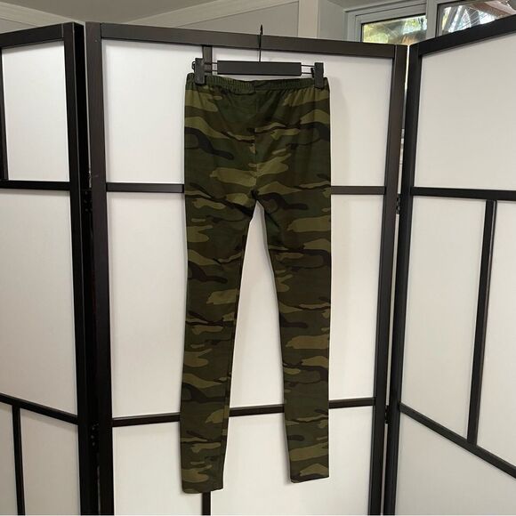 [s] Suzy Shier Soft Everyday Green, Black & Tan Camo Leggings Women’s - Picture 4 of 15